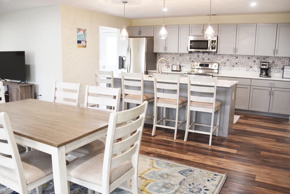 Open Concept Kitchen & Dining Area