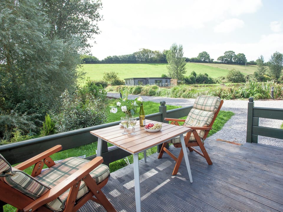 Sitting-out-area | Coot Roundhouse - Ponsford Ponds, Knowle, near Cullompton