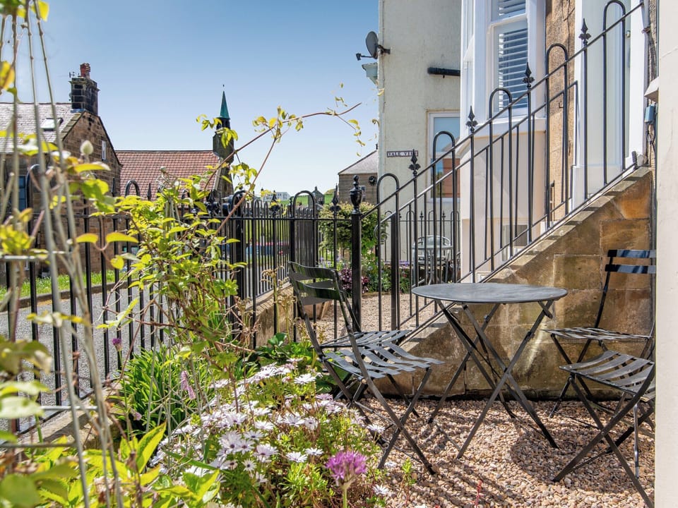 Sitting-out-area | Edenholme, Fylingthorpe