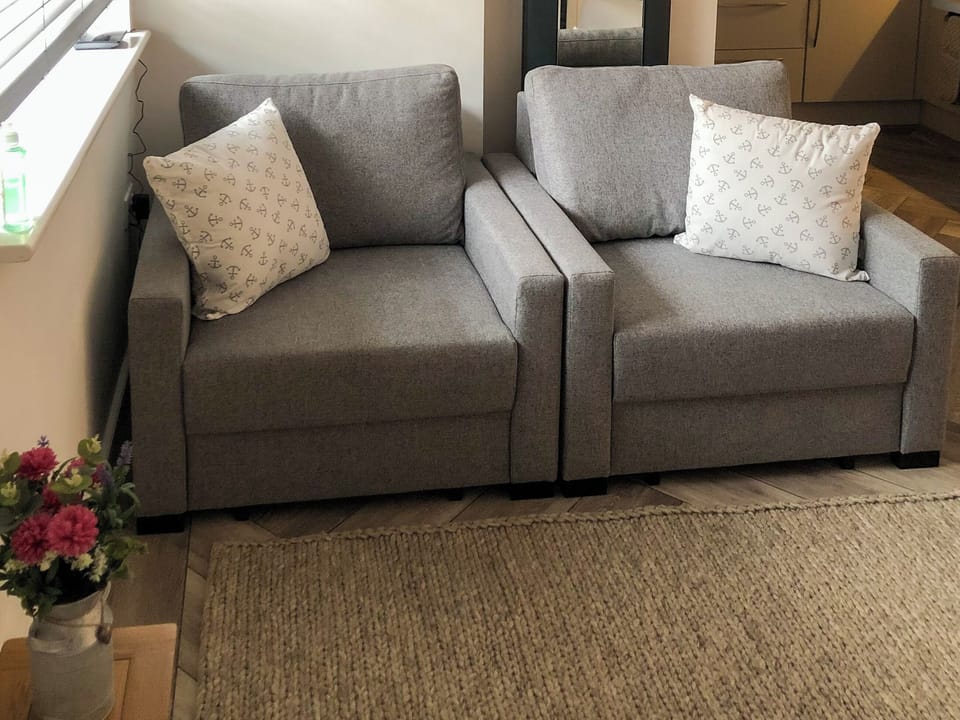 Studio | Whinacres Cottage @1894, Conwy Morfa