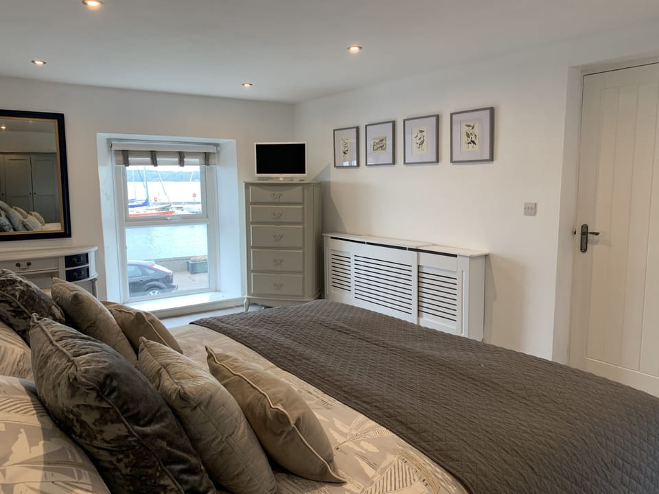 Master Bedroom with sea view
