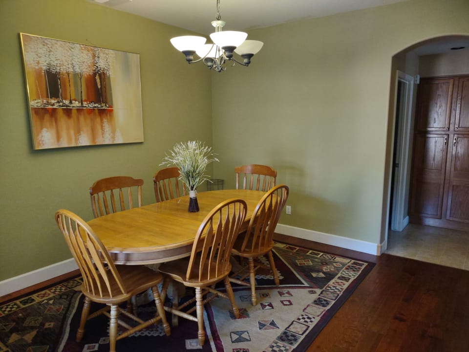 Dining room off kitchen area