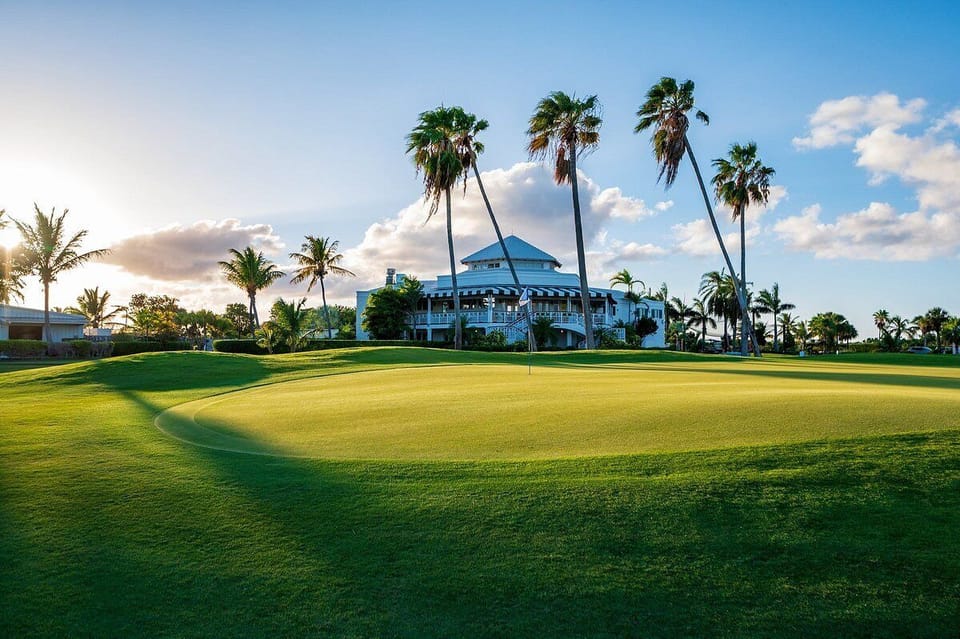 Golf Course 
https://royalturksandcaicosgolf.com/
