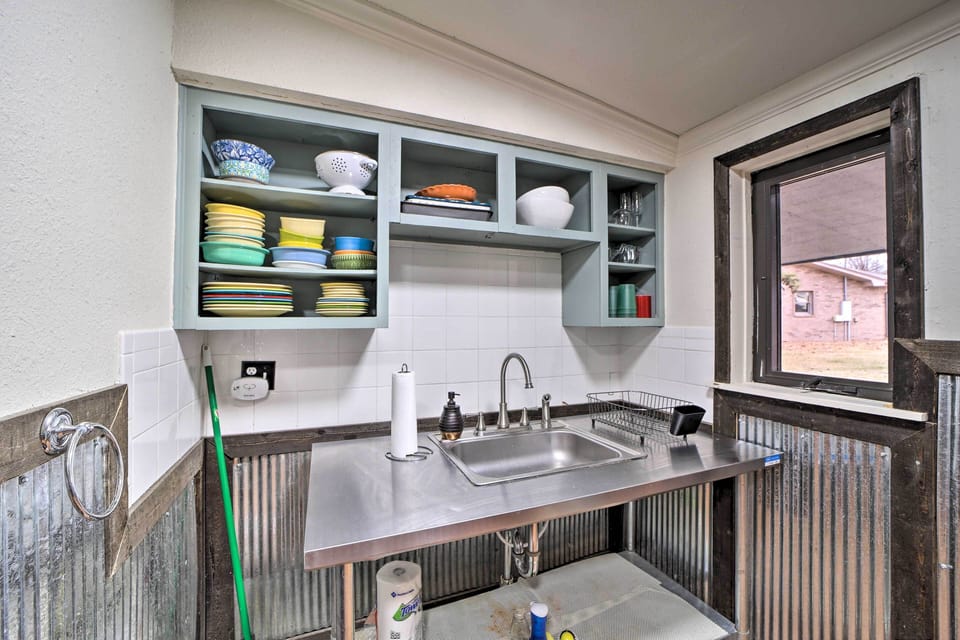 Kitchen | Main Floor | Ice Maker