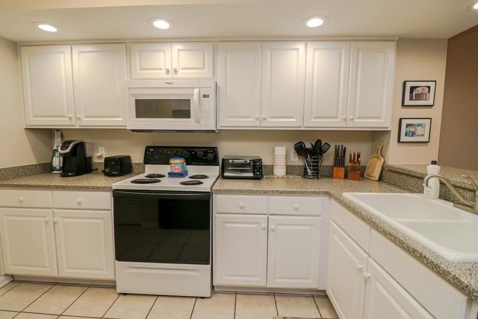 St. Augustine Ocean View Rentals Kitchen