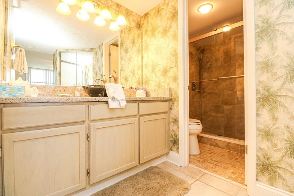 St. Augustine Beach Rentals Master Bathroom