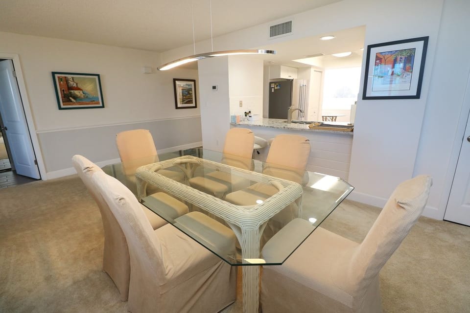 St. Augustine Beach Rentals Dining Room