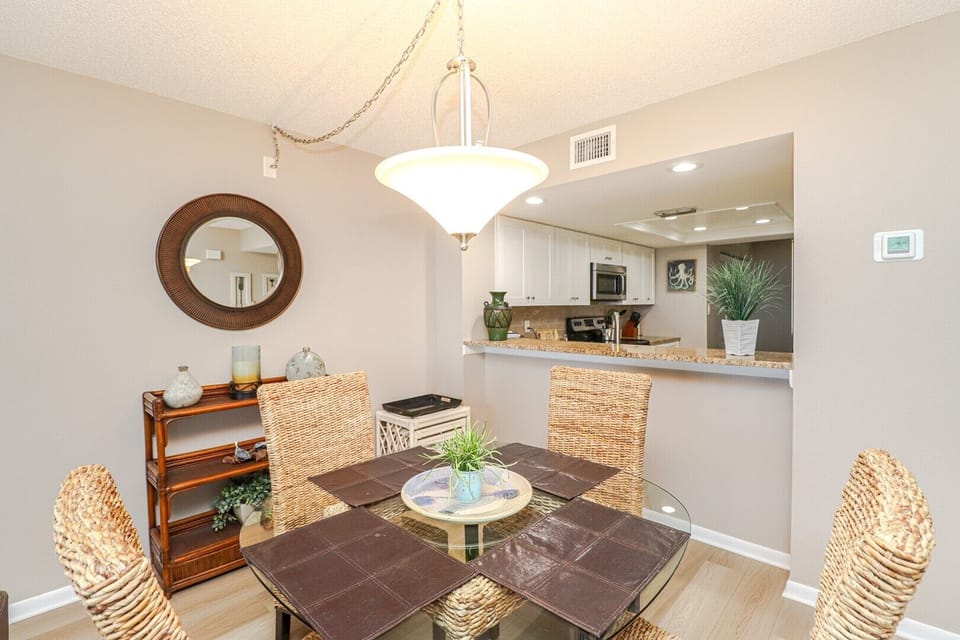 St. Augustine Beach Rentals Dining Room