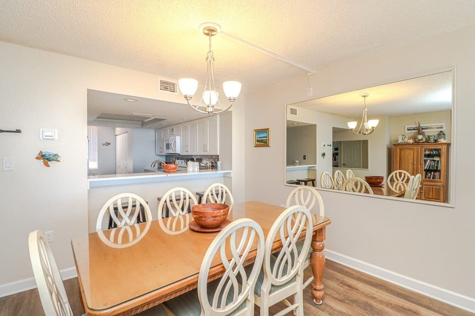 St. Augustine Beach Rentals Dining Room