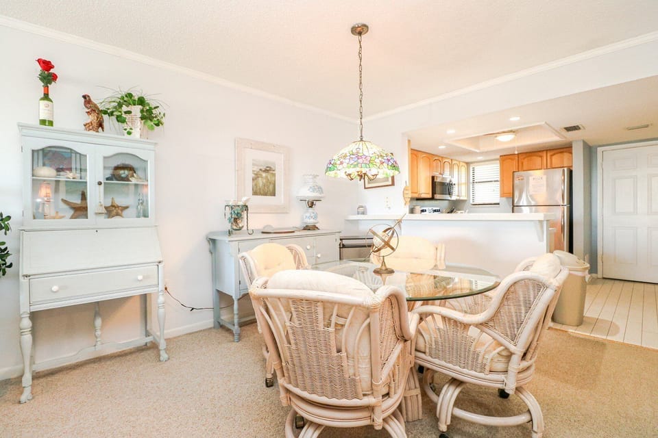St. Augustine Beach Rentals Dining Room