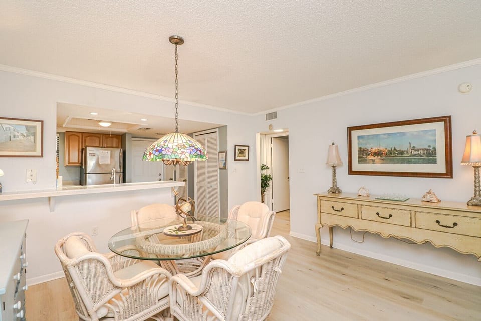 St. Augustine Beach Rentals Dining Room