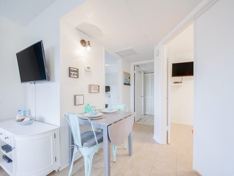 St. Augustine Beach Rentals Dinette