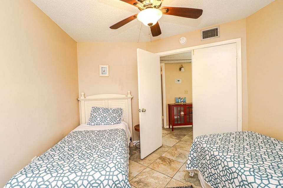 St. Augustine Beach Rentals Guest Bedroom