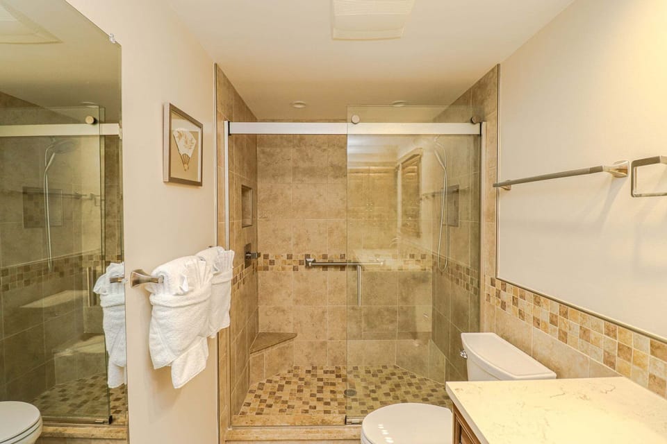 St. Augustine Beach Rentals Primary Bathroom