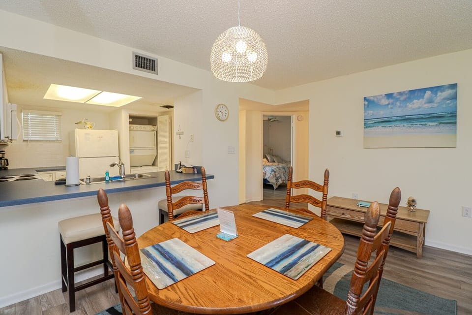 St. Augustine Beach Rentals Dining Room