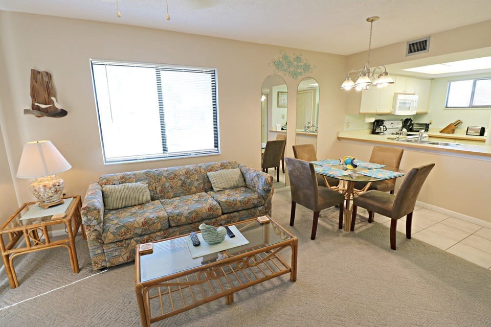 St. Augustine Beach Vacation Rentals Living Dining