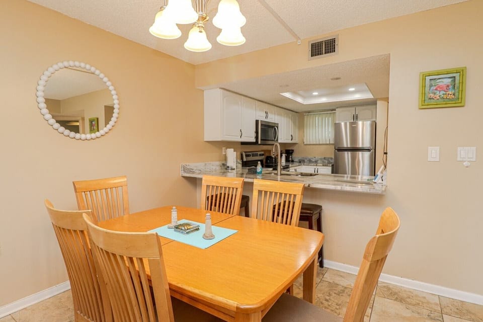 St. Augustine Beach Rentals Dining Room