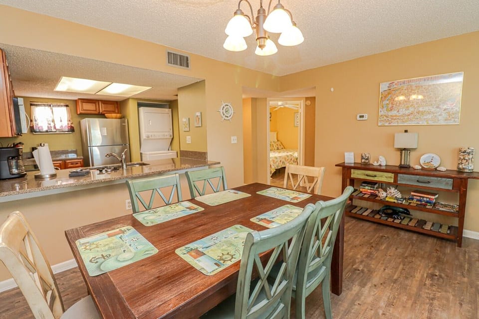 St. Augustine Beach Rentals Dining Room
