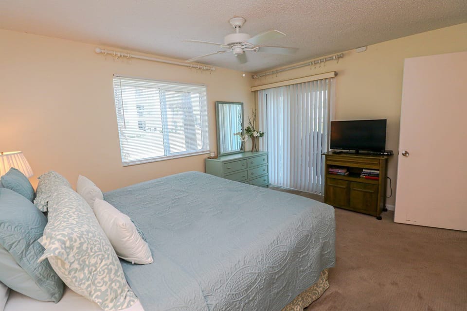 St. Augustine Beach Rentals Master Bedroom