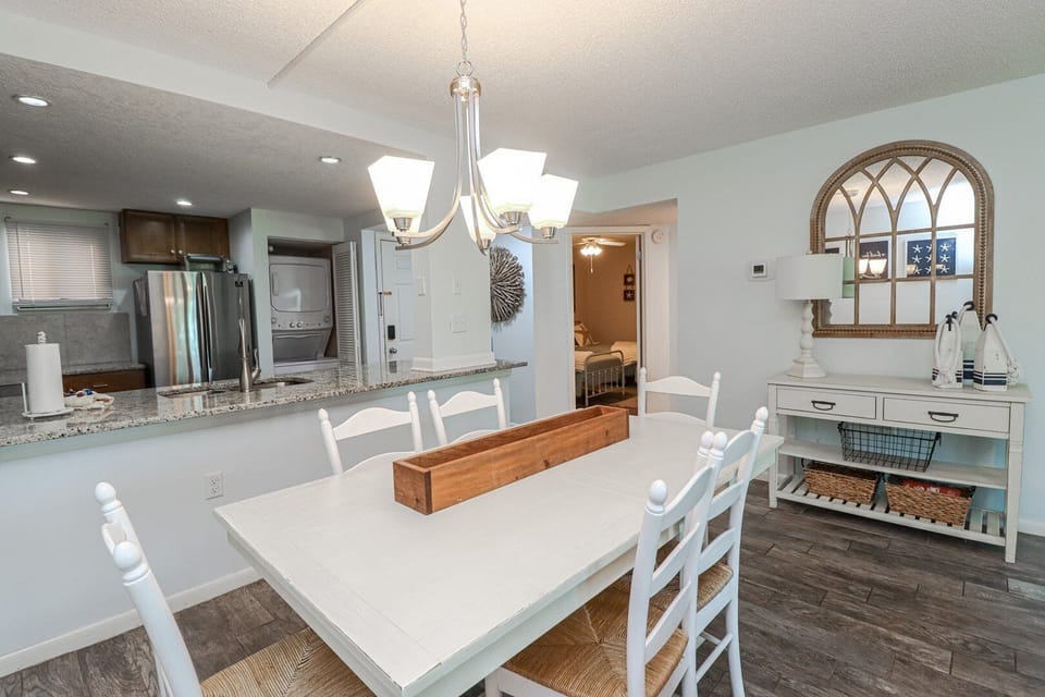 St. Augustine Beach Rentals Dining Room
