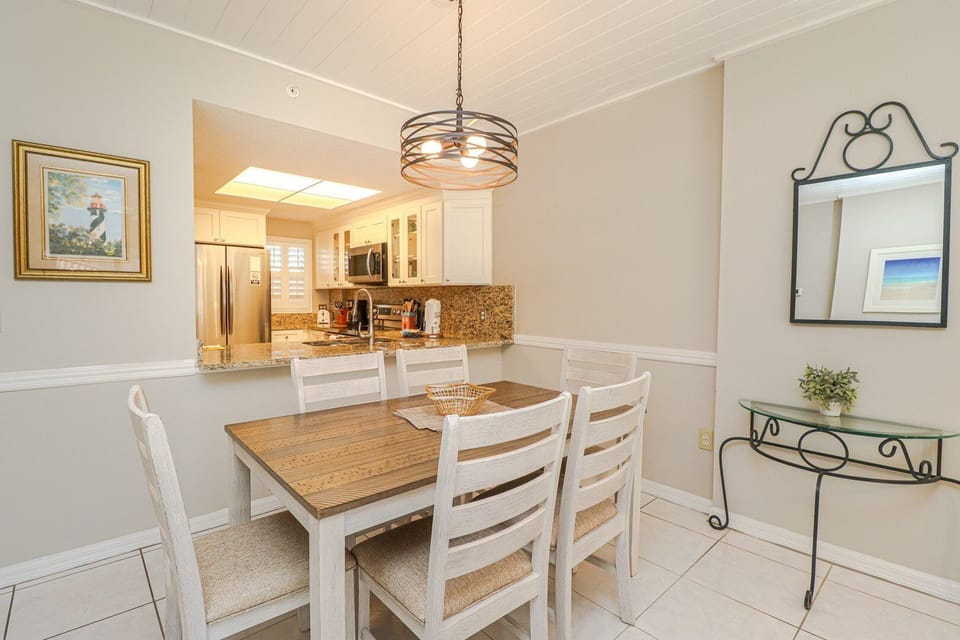 St. Augustine Beach Rentals Dining Room