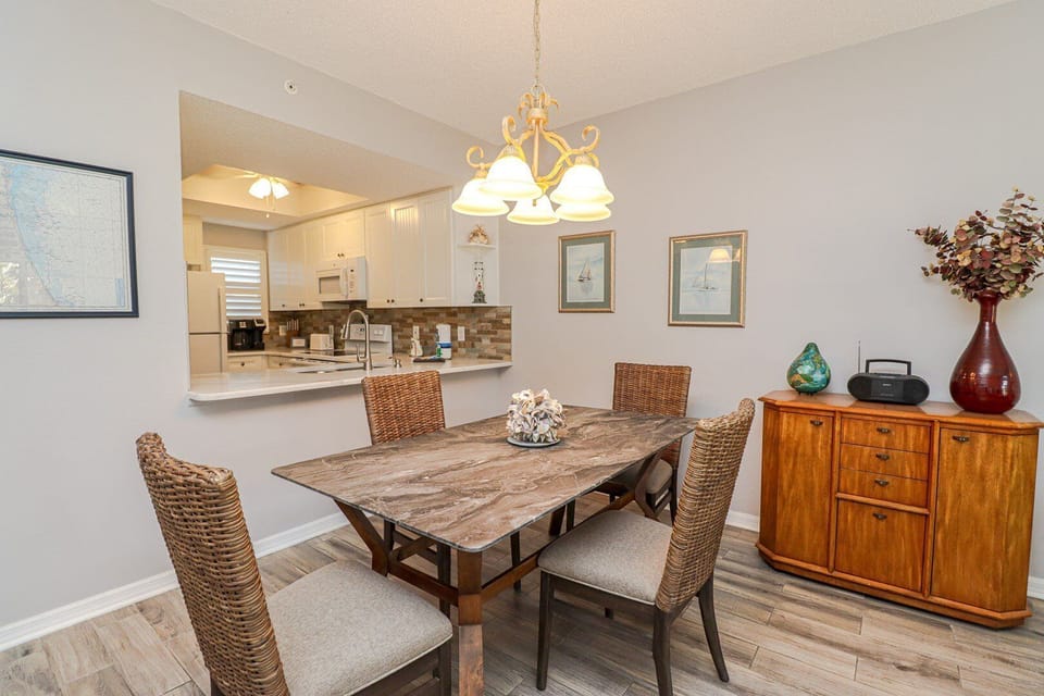 St. Augustine Beach Rentals Dining Room
