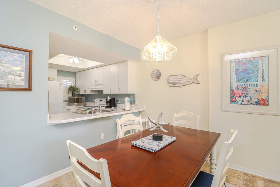 St. Augustine Beach Rentals Dining Room