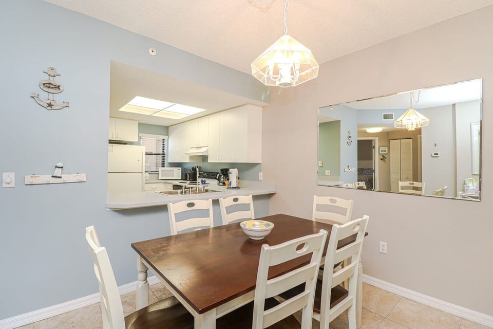 St. Augustine Beach Rentals Dining Room