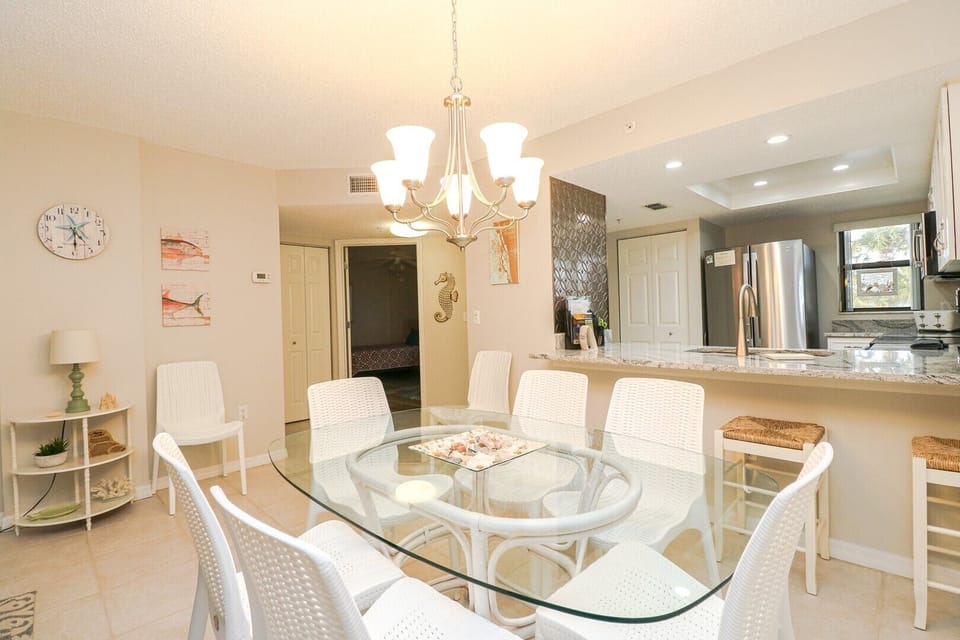 St. Augustine Beach Rentals Dining Room