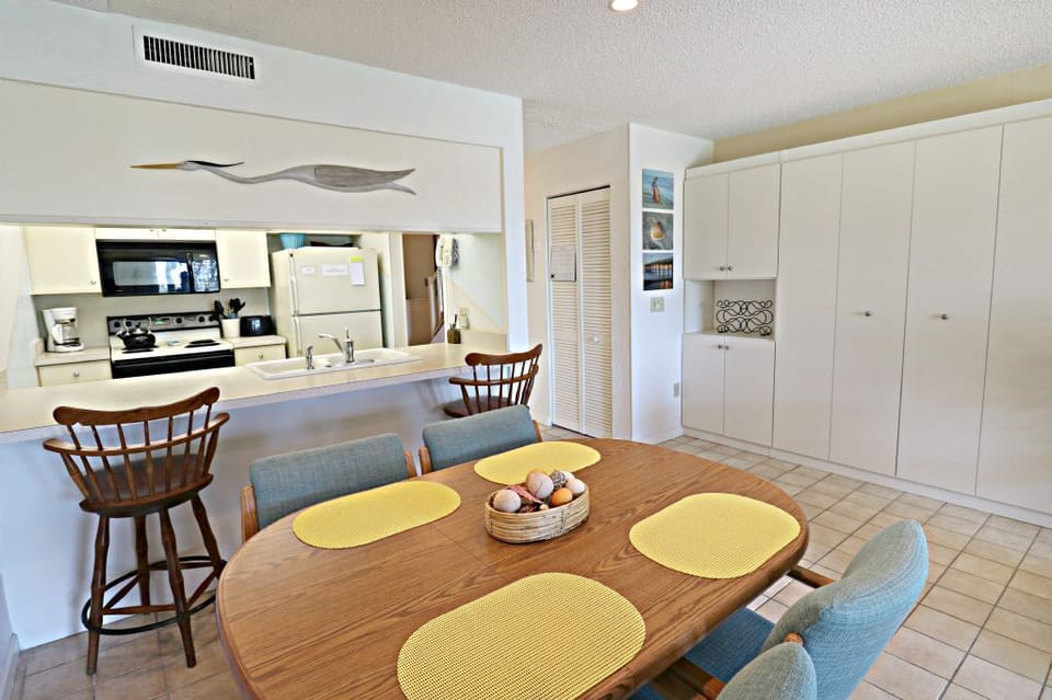 St.Augustine Ocean Front Rentals Dining/Murphy Bed