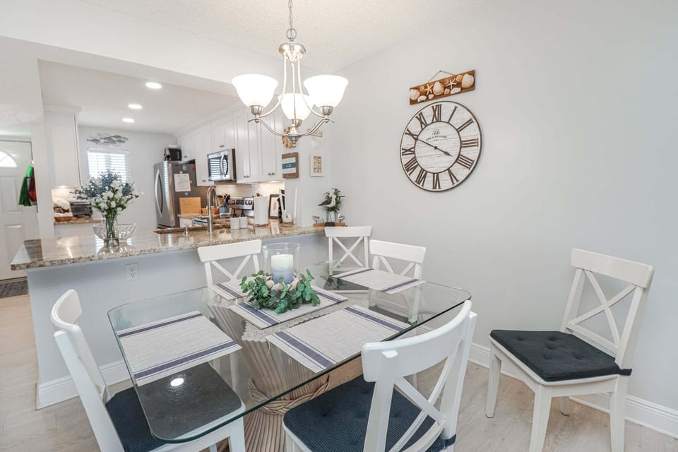 St. Augustine Beach Rentals Dining Room