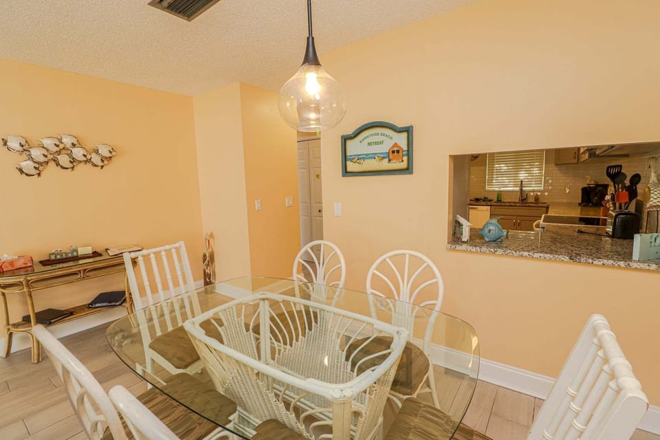 St. Augustine Beach Rentals Dining Room