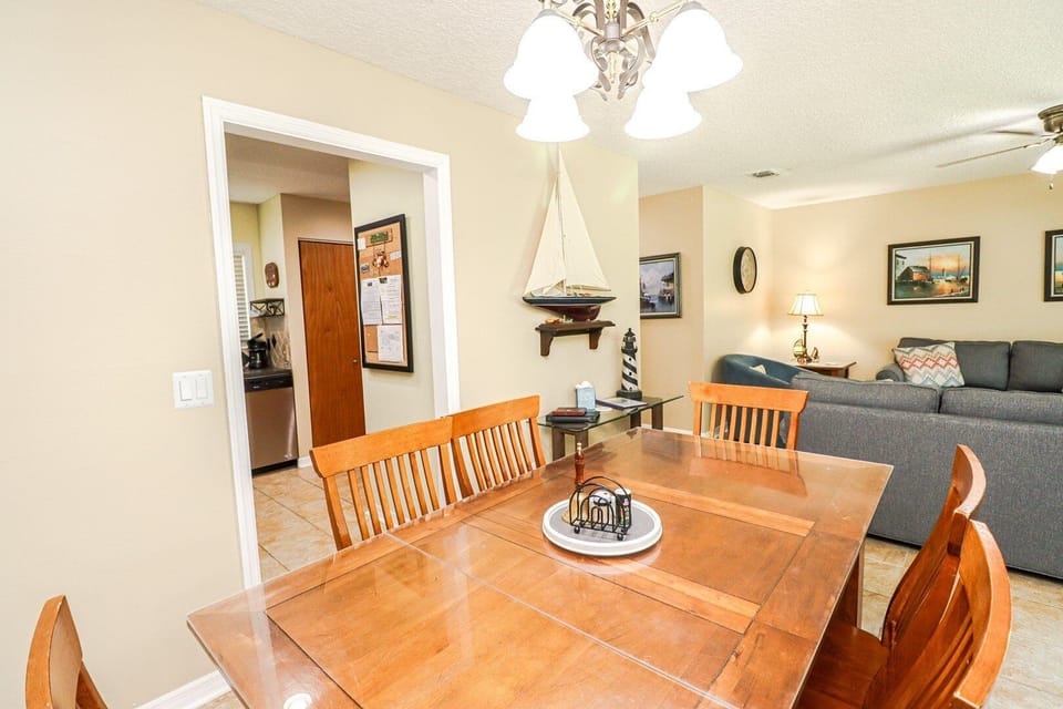 St. Augustine Beach Rentals Dining Room