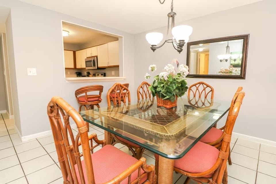 St. Augustine Beach Rentals Dining Room
