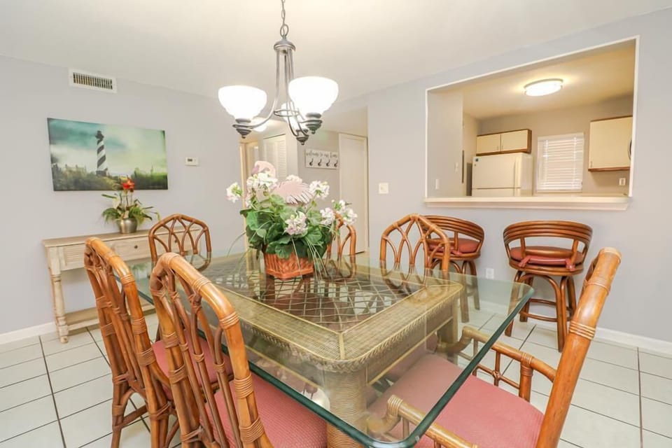 St. Augustine Beach Rentals Dining Room
