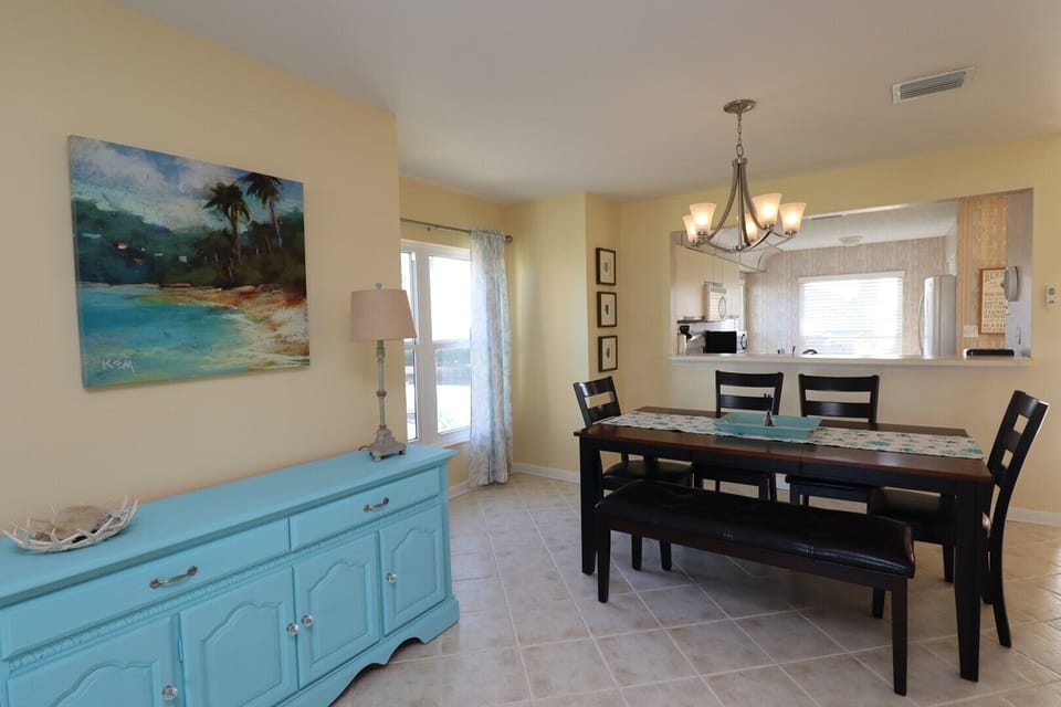 St. Augustine Beach Rentals Dining Room