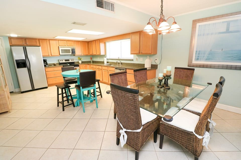 St. Augustine Ocean Front Rentals Kitchen & Dining