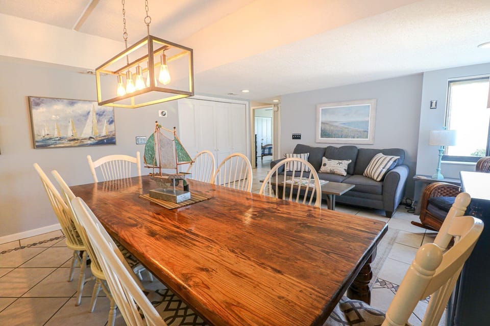 St. Augustine Beach Rentals Dining Room