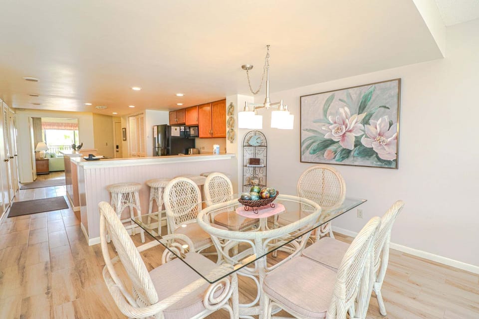St. Augustine Beach Rentals Dining Room