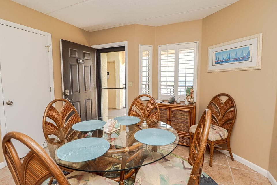 St. Augustine Beach Rentals Dining Room