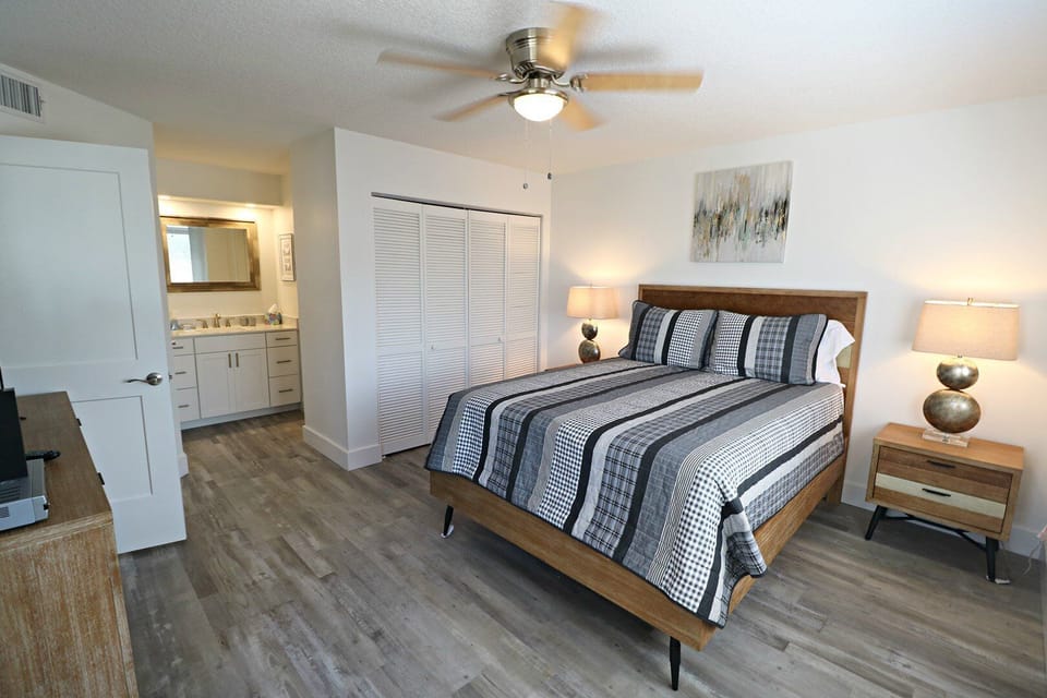 St. Augustine Beach Rentals Master Bedroom