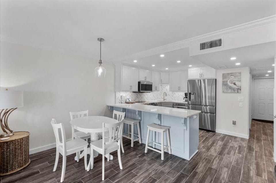 HSRC 413 Dining Area