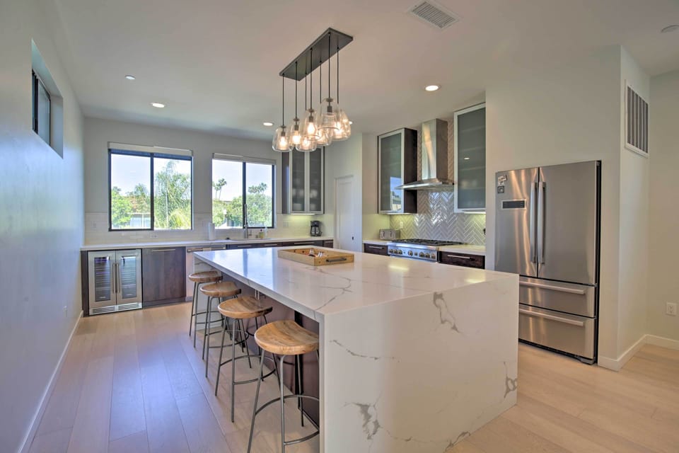 Fully Equipped Kitchen | Upper Level