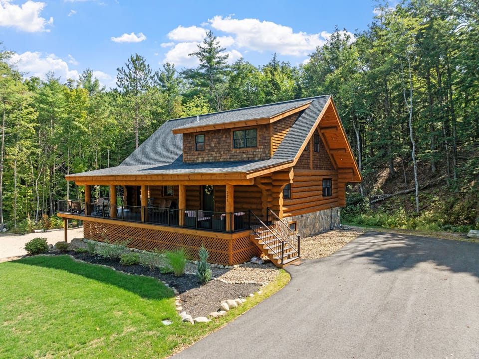 expertly designed 4-bedroom, 3.5-bath cabin
