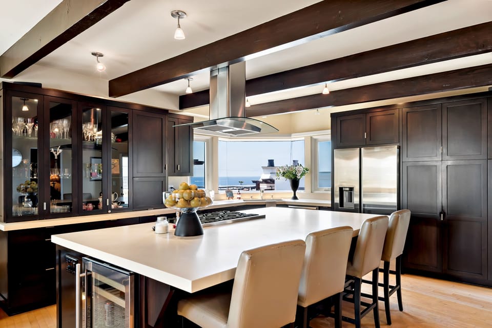 Large island. Great for breakfast with views! 