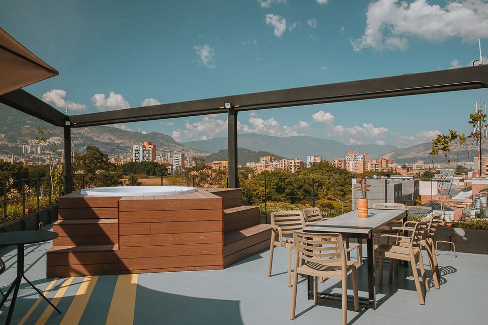 Common area: jacuzzi in the rooftop 