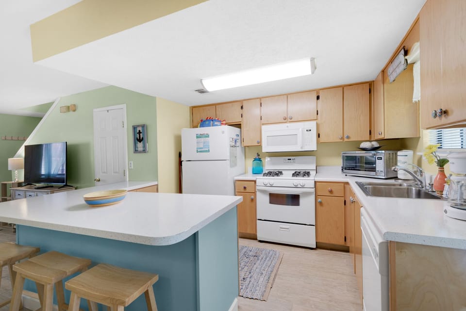 Full kitchen
