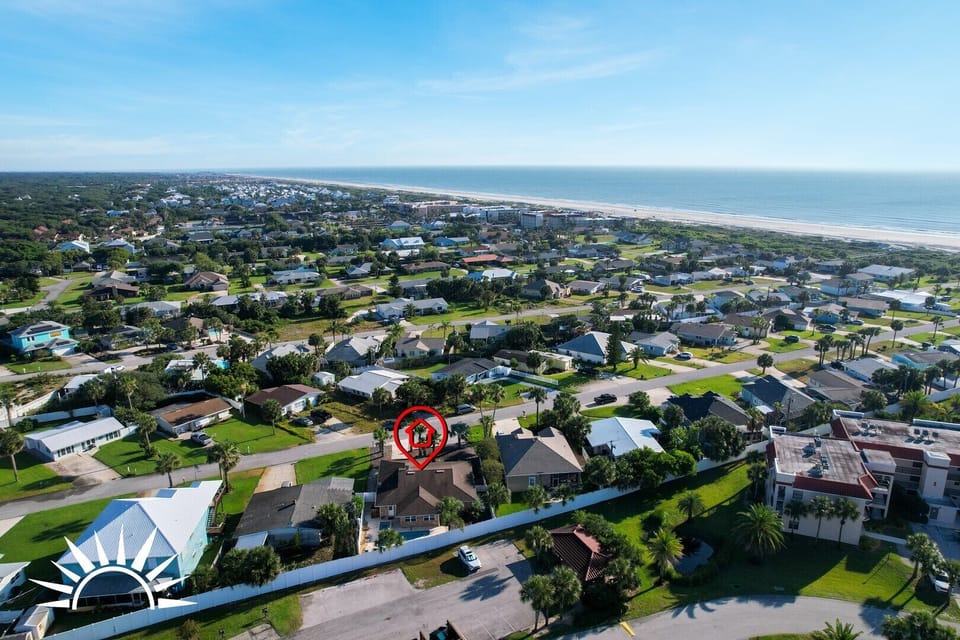 Surfs Up - Short walk to beach with private access