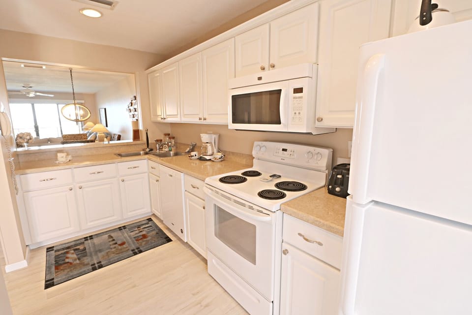St. Augustine Ocean Front Rentals Kitchen