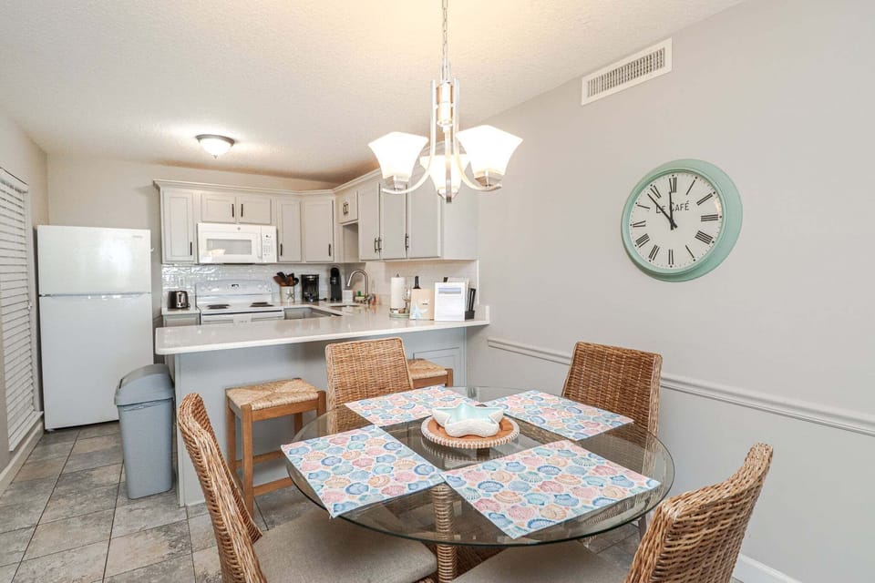 St. Augustine Beach Rentals Dining Room